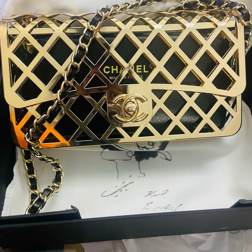 🖤💛 Chanel Black and Gold metal cage Crossbody Bag - Picture 4 of 15
